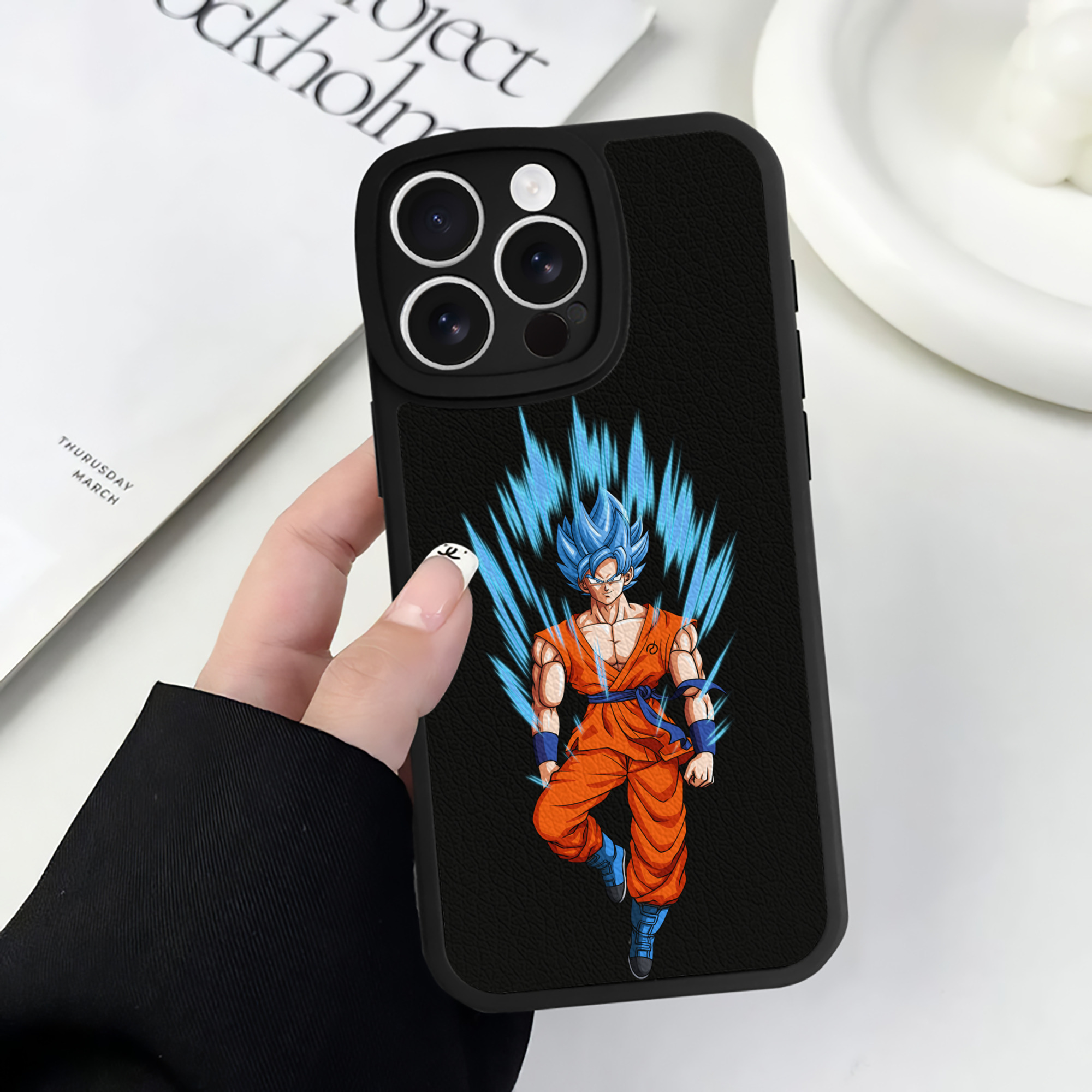 （画像用） ドラゴンボール 孫 悟飯（そんごはん）DRAGON BALL Son Gohan 【iPhone 16シリーズ対応】シリコンスマホケース（レザー調） 材質：シリコン